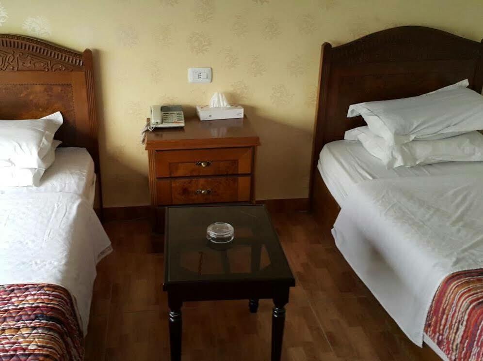 Blue Rose Hotel Amman Bagian luar foto